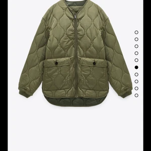Zara höstjacka  - Tänkte se intressekoll på denna jacka, köpte den och sen insåg jag att jag inte använder den, skit snygg med hoddie under 