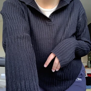 Tröja  - Tröja ifrån soda, endast testad. Prislappen är kvar, köparen står för frakt 