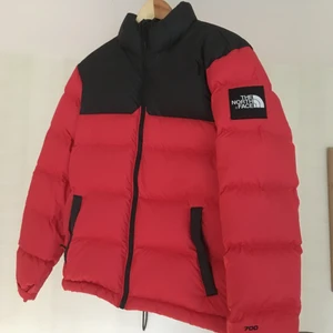 The North Face dunjacka  - Säljer nu min north face jacka, det är en herr XS och är i jättebra skick. Kan mötas upp i Göteborg eller frakta men då står köparen för frakt ❣️ 