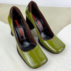 Skor  - Super fina skor, säljer dem på bild tre!! Dem andra är liknade skor. Jätte cool klack och fin grön brun färg, fint för hösten! 