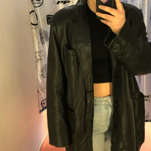 Skinnkavaj - Mycket fin oversized skinnkavaj från humana! 💗