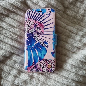 Samsung S9 skal - Säljder detta skal som passar en samsung S9. Köparen står för frakt!