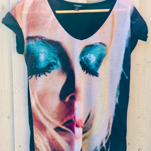 Jennyfer, t-shorts, top - Snygg och bekväm top inköpt i Paris.