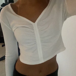 Långärmad topp  - Jättefin långärmad topp från Bikbok!✨