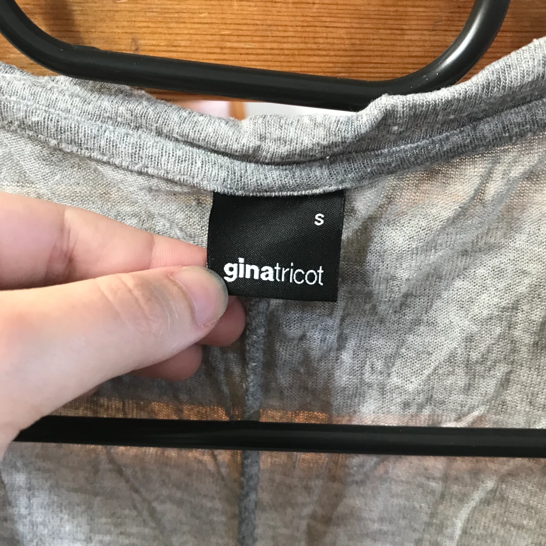 Tunn tröja från Gina Tricot storlek S - 91