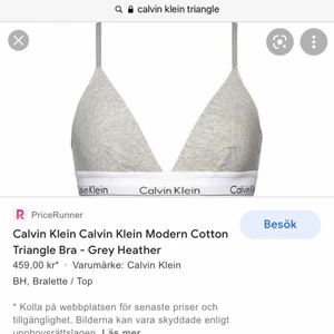 Calvin Klein triangle bh i M - Superfin nästintill oanvändbar ck bralette köpt i usa i ck butiken själv. Nypris 449kr! Har fler bilder för den som vill ha! Passar mig som har 70b/c som kupa! 🌟