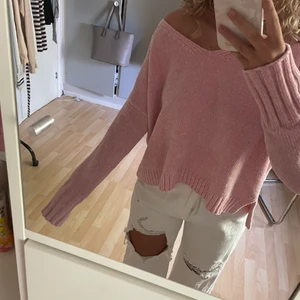 Hollister, strl M - Brukar vanligtvis ha xs/s så för mig blir medium lite oversized. Köptes för ca 3 år sedan för 3-400 kr, endast används fåtal gånger.