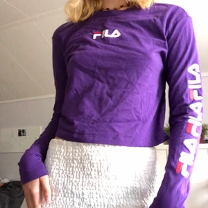 FILA croppad tröja  - Köpte på Zalando för nåt år sen. Knappt använd:) S