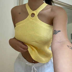 Shein topp  - Topp från Shein. Oanvänd! Storlek S. Köparen står för frakten!