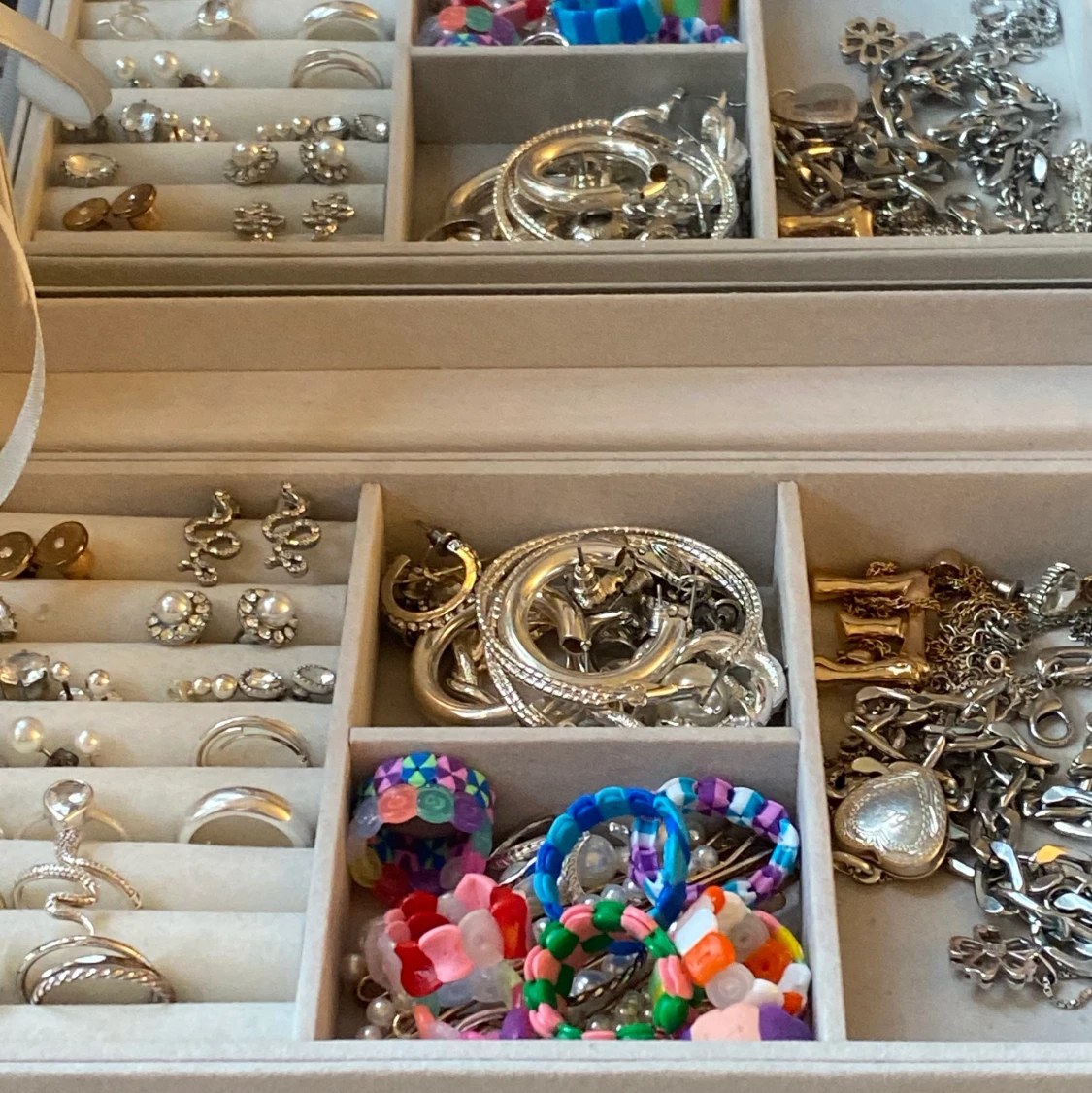 Egengjorda färgglada ringar - 90