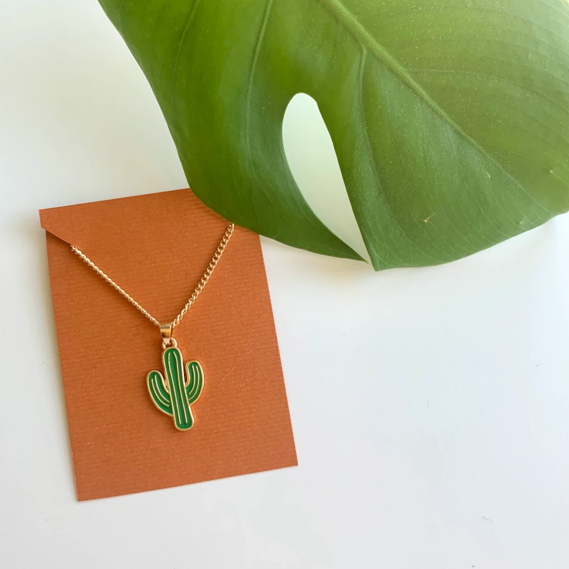 Kaktus halsband Ljus guld emalj