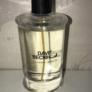 David Beckham Classic touch 90ml parfym. Endast testad. Nypris är 259kr på parfym.se. Mitt pris är 80+frakt