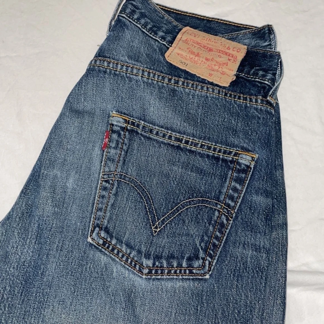 vintage levi’s jeans  - 90