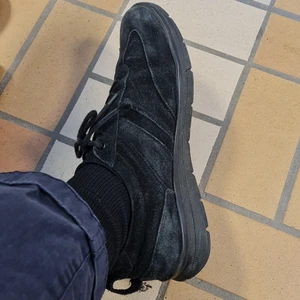 En sko - Du får en sko. Inte två.