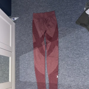 Träningsbyxor  - Ett par träningsbyxor från lager 157, storlek Xs/S, inte använda så mycket 