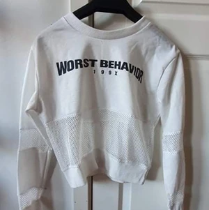 Vit nät tröja  - Vit nät tröja svart text storlek S