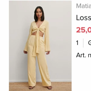 Yellow pants NA-KD - Trousers from NA-KD. Light yellow. Worn 2 times. Size 34