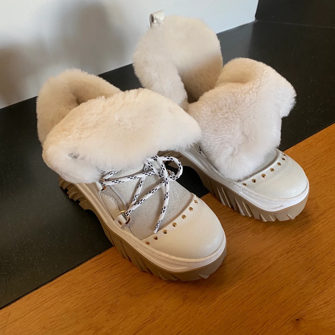 INUIKII - TREKKING PLAIN SNEAKER - BEIGE - 90