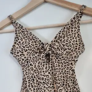 Xs leopard body perfekt for sommar 