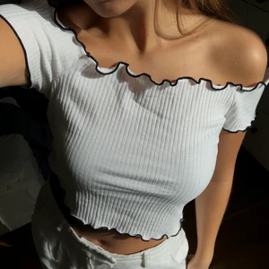 Off shoulder topp - Topp från Zara, verkligen så söt och somrig!☀️🌸🌼 