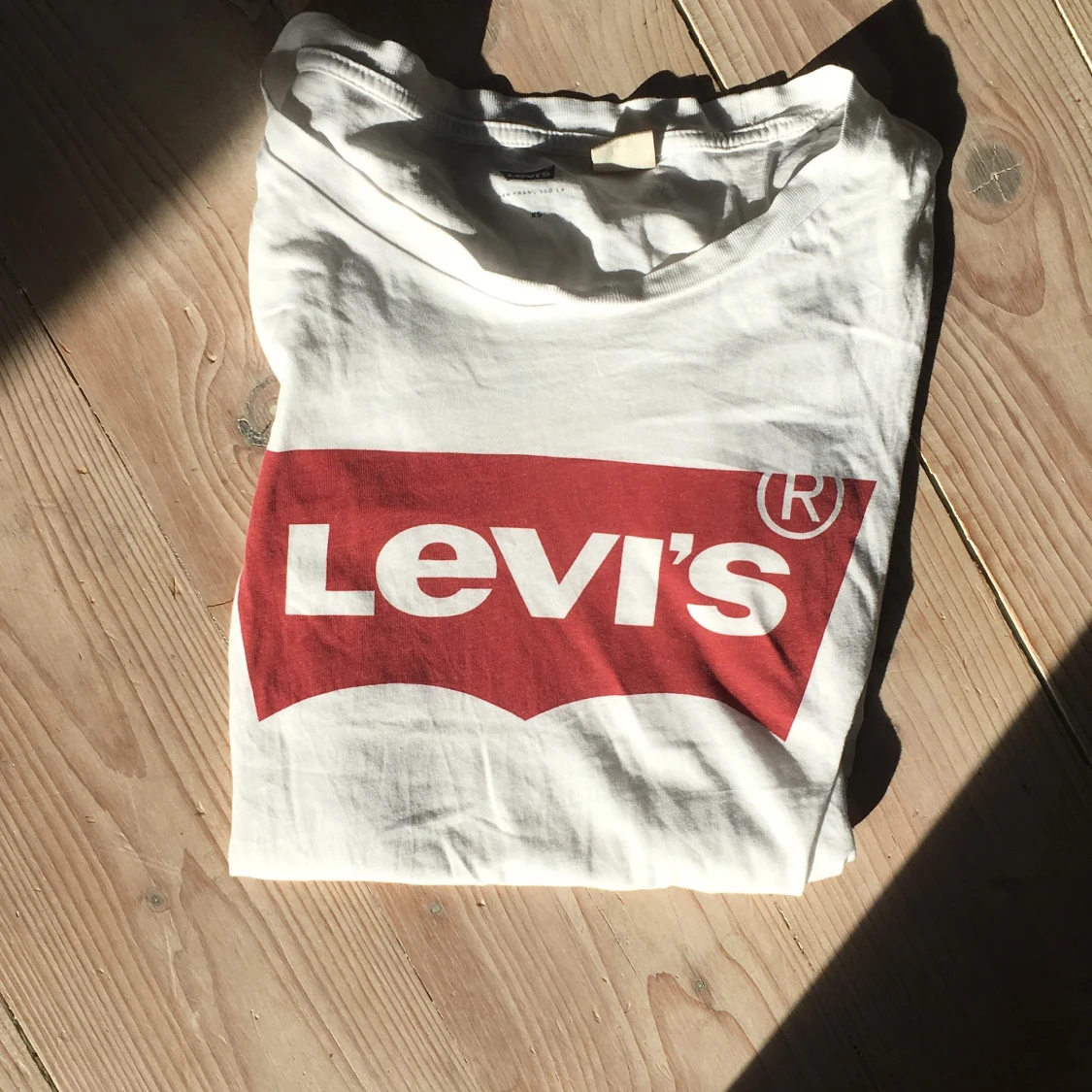 Levi’s t shirt  - 90