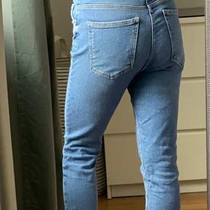 Super snygga stretchiga jeans från Gina Tricot stl42 frakt tillkommer eller hämtas i Helsingborg 