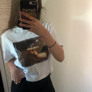 Tröja från Nakd i storlek XS - Tröja i nyskick aldrig använd. Tröjan är i storlek XS men passar s - M bra. Köpt på Nakd minns inte priset. Men jag säljer för 100 + frakt 