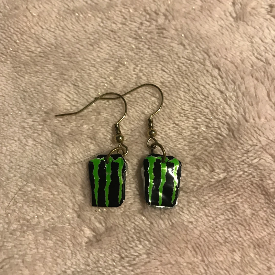 Monster örhängen  - 90