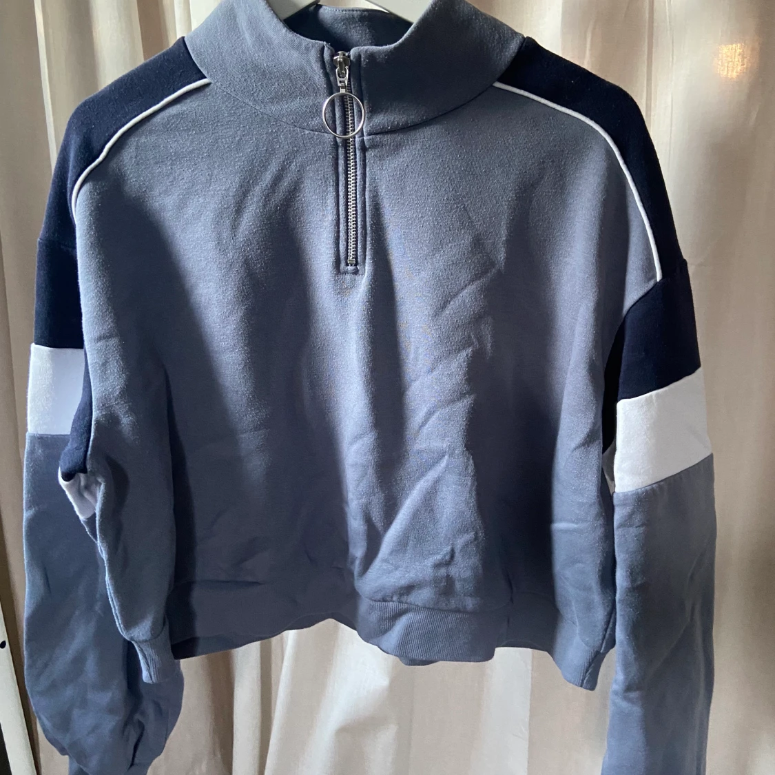 Hm divided tjocktröja storlek L - 90