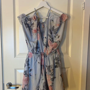 Playsuit från DennisMaglic - Väldigt fin Platsuit från DM retro som bara är använd en gång