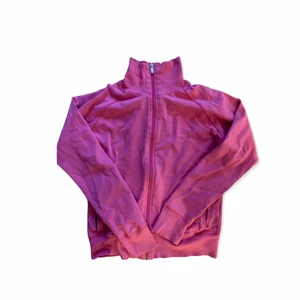 Rosa soc zip up - En skitcool rosa soc zip up som jag köpt secondhand! Säljer pga ej kommer till användning :(