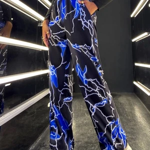 Blixt Blåa byxor⚡️💙 - Säljer för att dessa ej heller kommer till användning jätte fina dock!😌