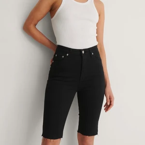 Shorts från nakd - Aldrig använda! För små för mig tyvärr. Stretchigt och skönt tyg! Inga skador