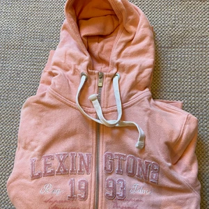 Lexington Hoodie - Storlek XS men passar liia väl S passform