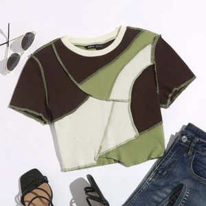 block t-shirt - säljer denna block t-shirt från shein, själv tycker jag att den är supercool men den är tyvärr för liten, köparen står för frakten 💕