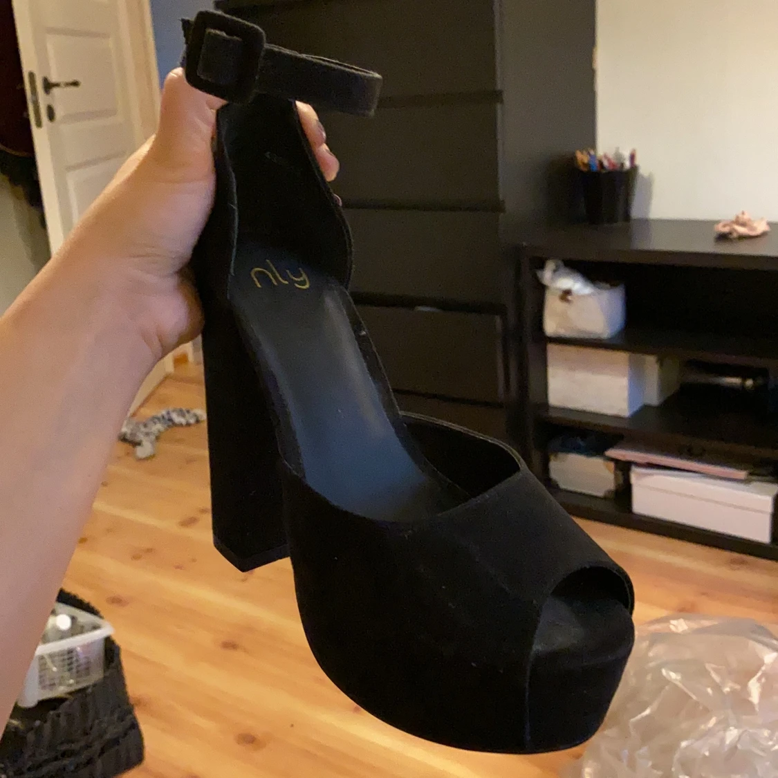 Svarta platå klackskor - 91