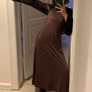 Blanche kjole - Brown logo dress with halter neck and tie. Softest material made from post-consumer PET bottles. Used 2 times