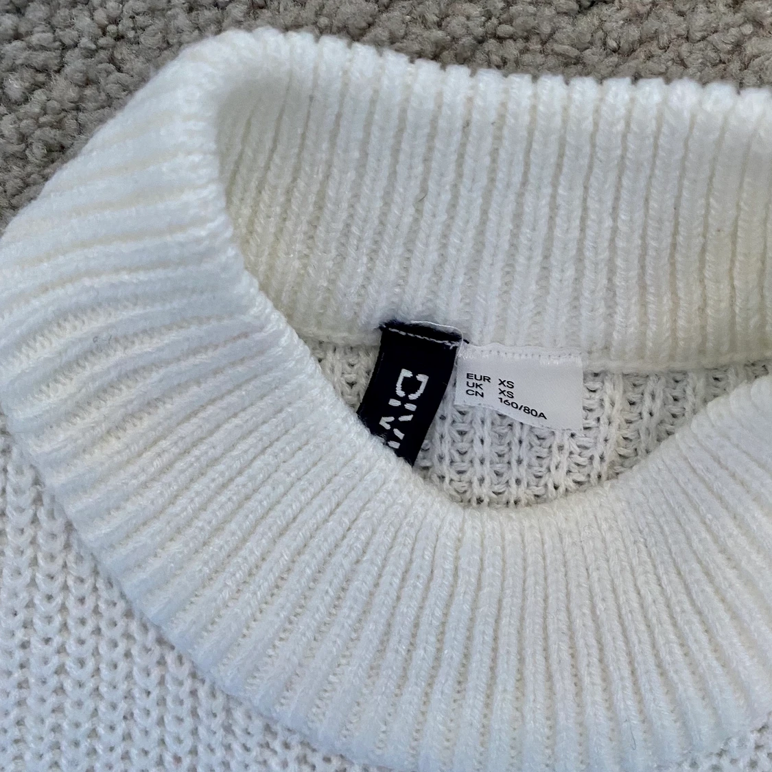 Vit stickad tröja från H&M - 91