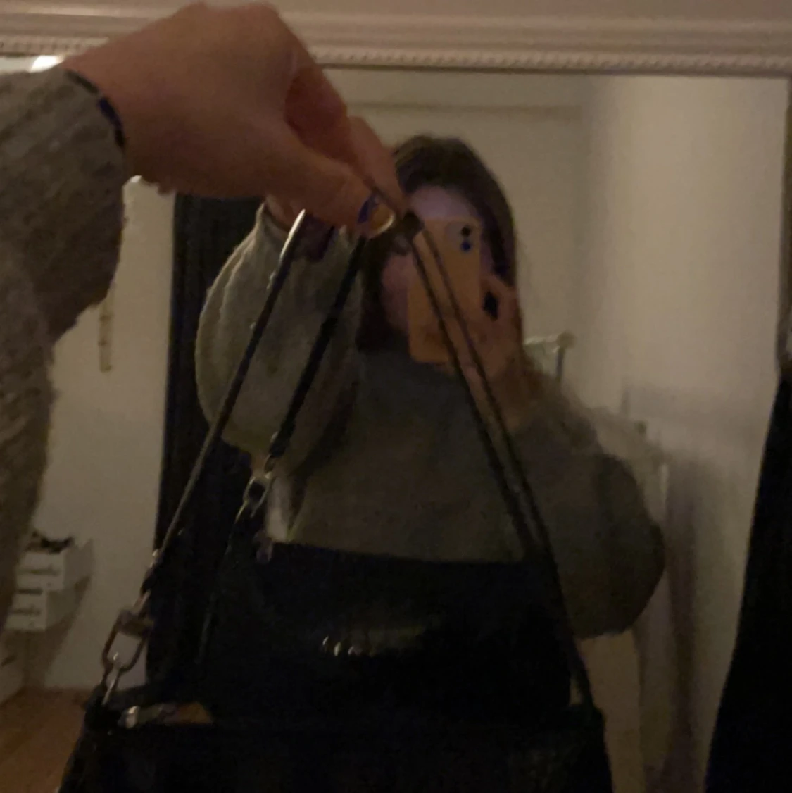 Fin svart väska  - 90