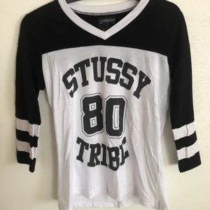 Women’s Stussy Long Sleeve Tee - Women’s Stussy Long Sleeve T-Shirt  Size XS / UK 6 Great condition, no flaws or damage.  DM if you need exact size measurements.    Buyer pays for all shipping costs. All items sent with tracking number.   No swaps, no trades, no offers. 