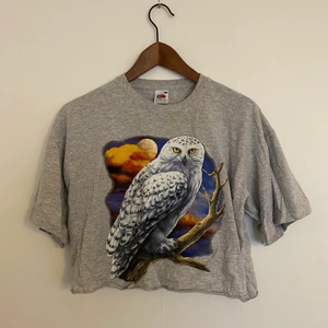 T-shirt med uggla - Grå t-shirt med en uggla!🌙