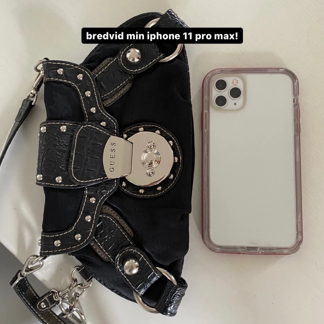 GUESS Handbag / Crossbody - 90