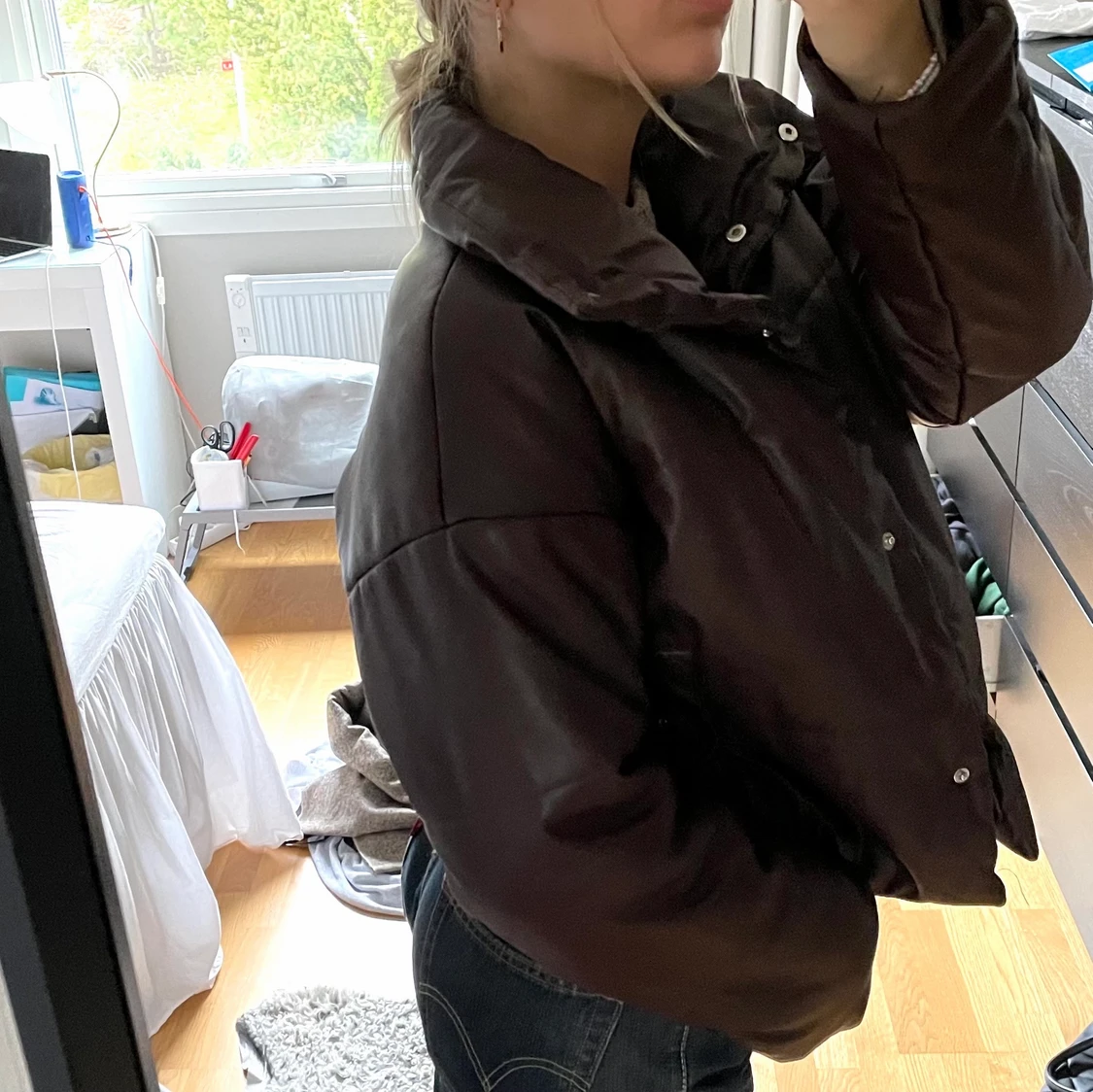 Pufferjacka i skinnimitation 🤍 - 90