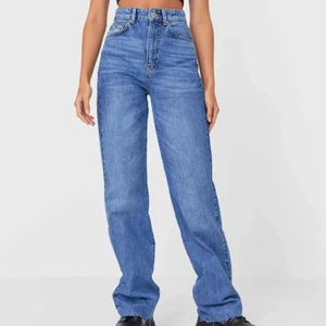 Stradivarius Jeans - Använd ca 2 gånger. Säljer pga aldrig kommer till användning och för stora. Nypris 359kr 