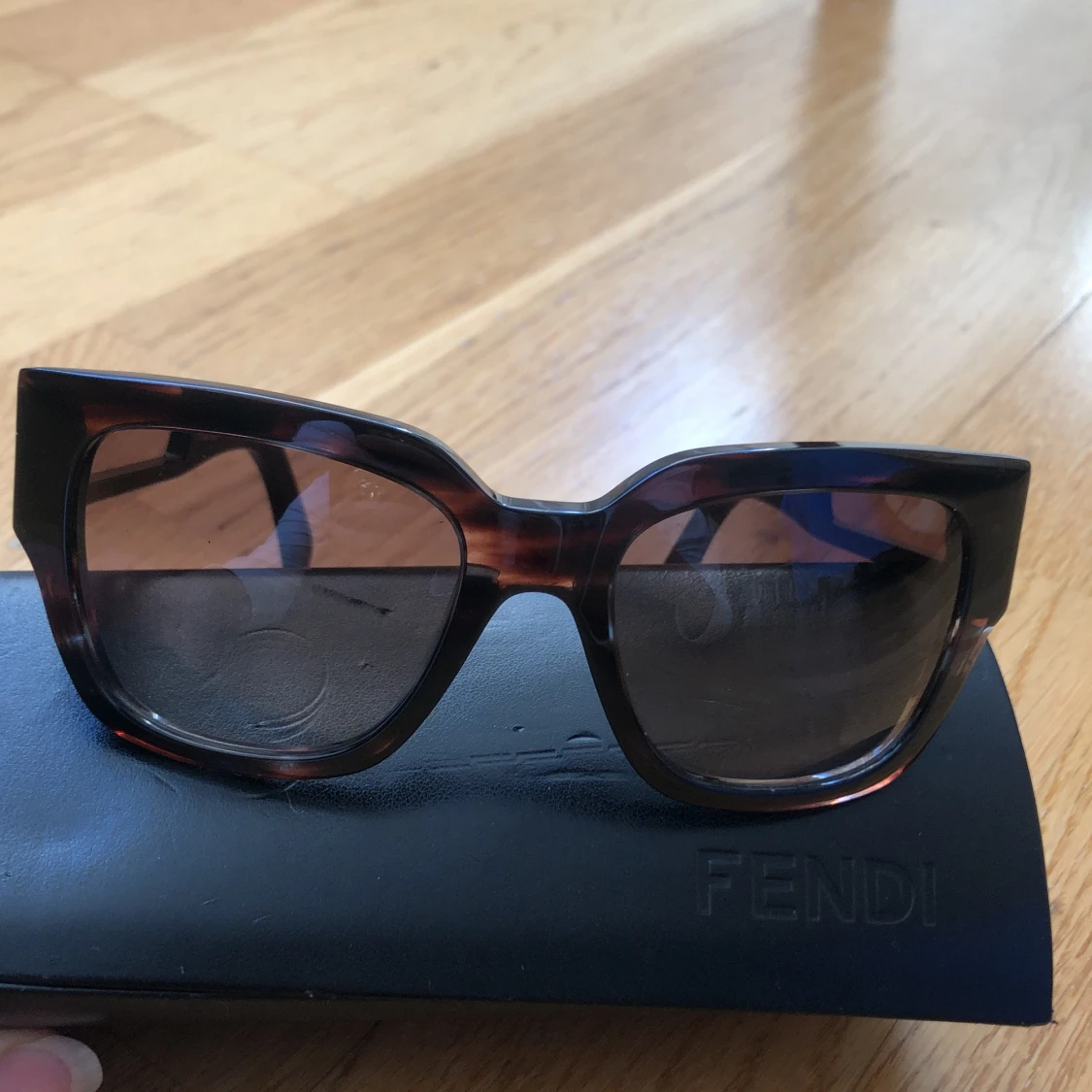 Fendi solglasögen  - 90