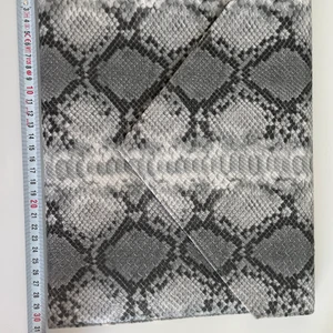 Laptop fodral/kuvert väska - Fint fodral som kan användas till en liten laptop/padda eller som kuvertväska. Aldrig använd, skick som ny. Måtten är ca 30x23 cm. Finns att hämta i sköndal, eventuellt mötas upp i gullmarsplan.