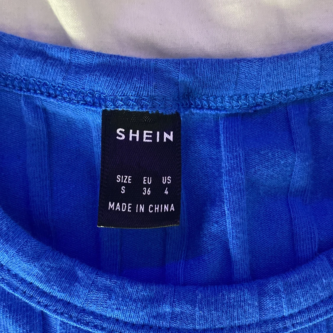 Blå crop top i storlek S - 90