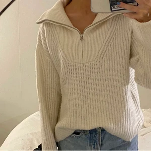 Tröja från bikbok - Intressekoll på denna fina tröja, inte säker på om jag vill sälja men säljer för ett bra pris ❤️