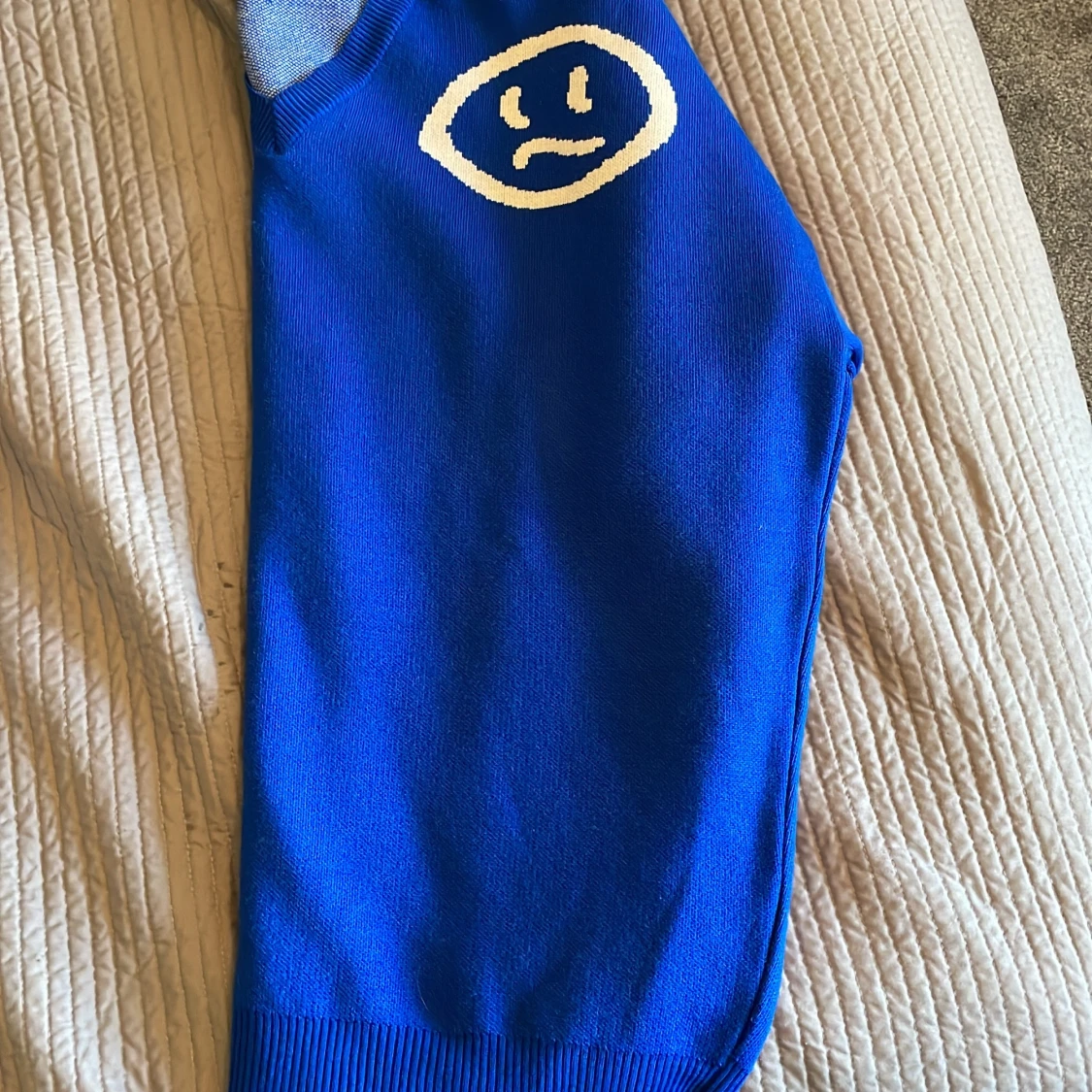 Blå stickad tröja - 90