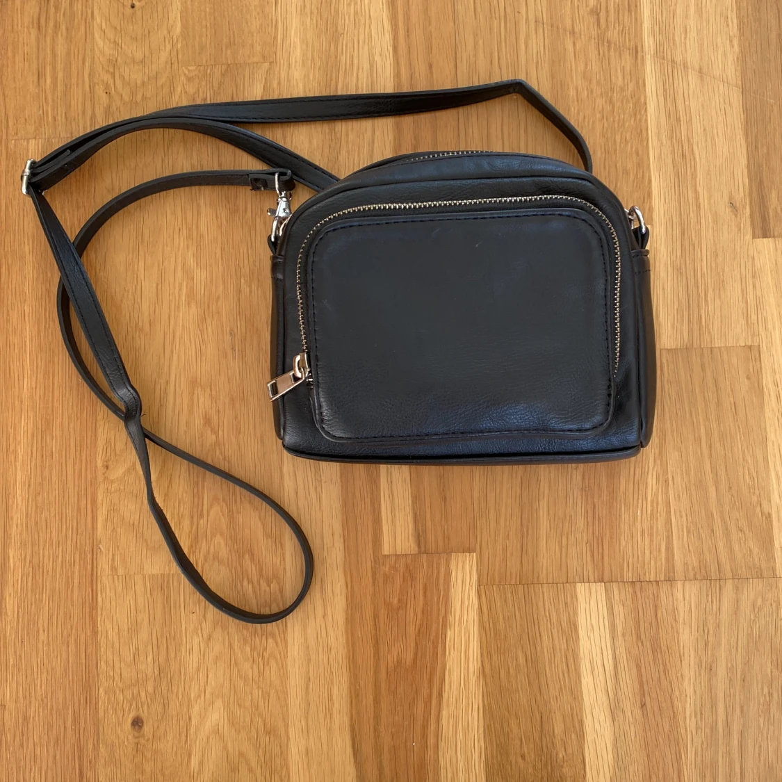 Svart handväska  - 90
